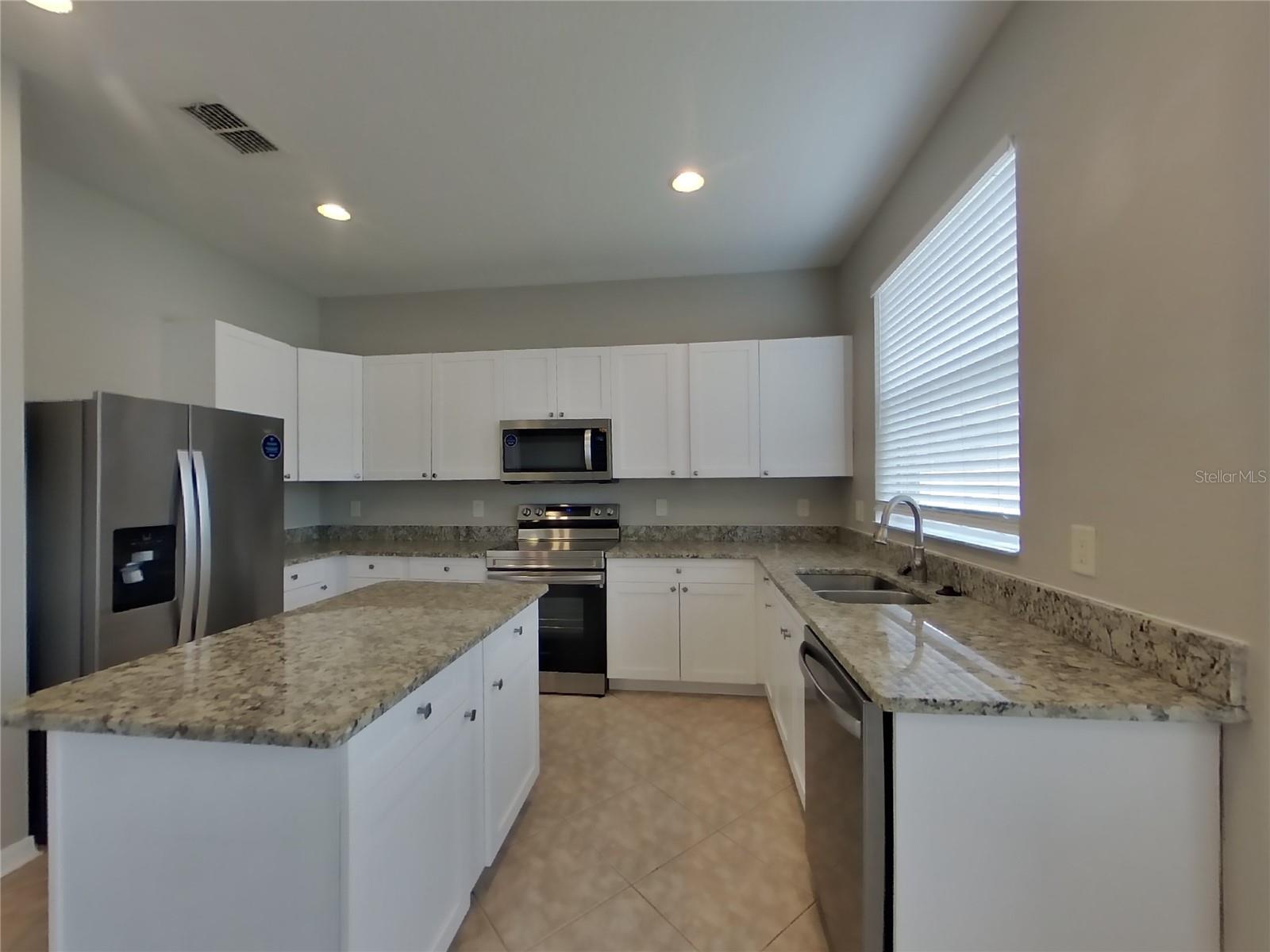 PALM COVE PH 2 - Residential Lease