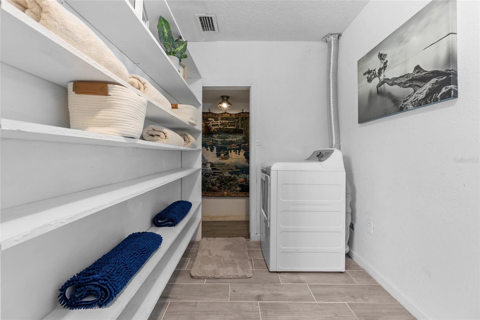 LAKE KEEN ESTATES - Residential