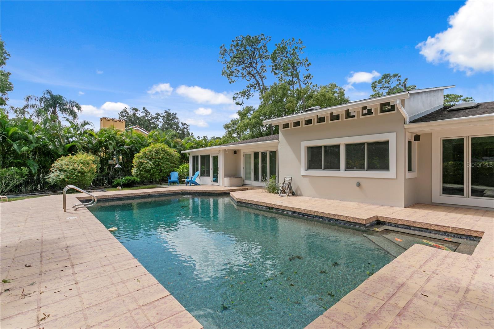 CARROLLWOOD VILLAGE SEC 1 - Residential