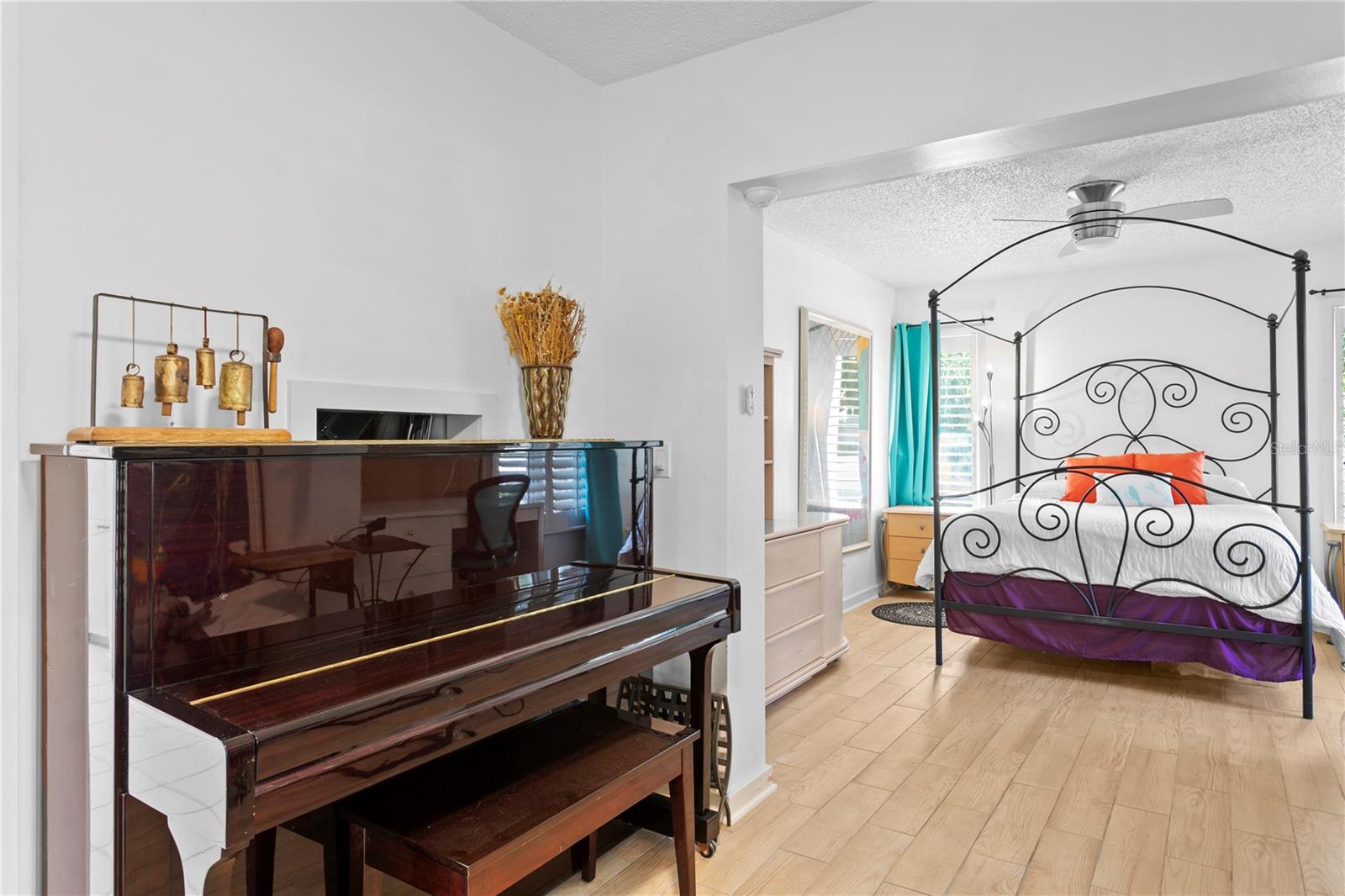 CARROLLWOOD VILLAGE SEC 1 - Residential
