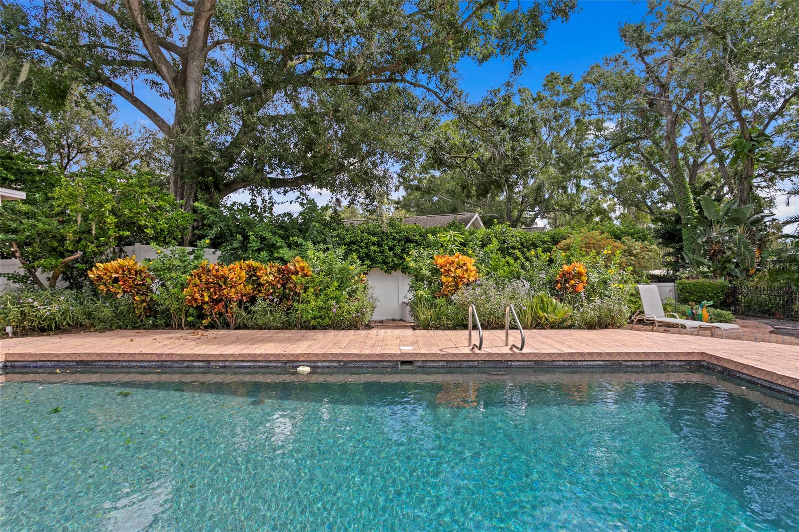 CARROLLWOOD VILLAGE SEC 1 - Residential