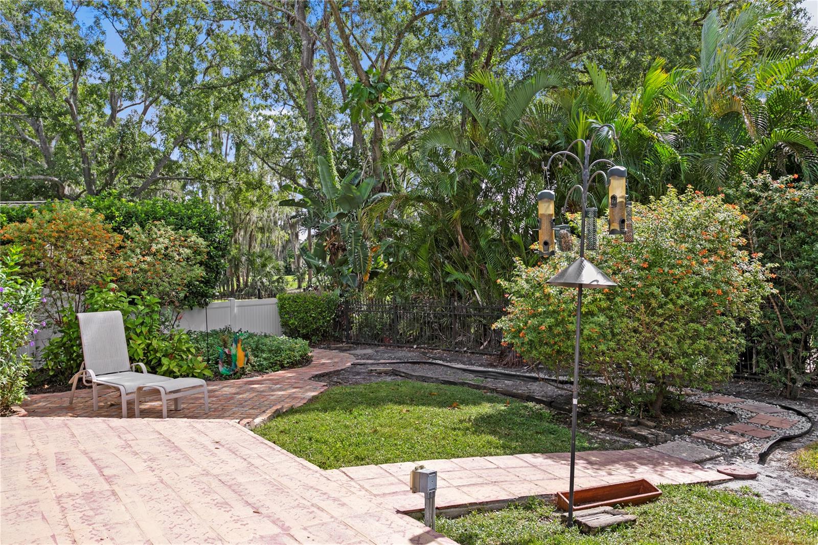 CARROLLWOOD VILLAGE SEC 1 - Residential