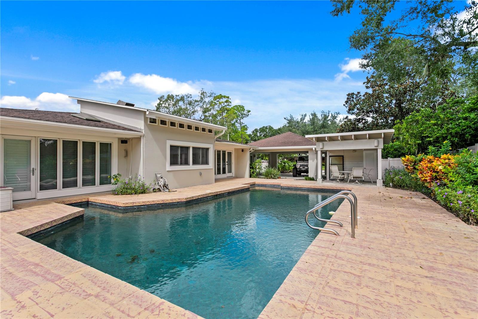 CARROLLWOOD VILLAGE SEC 1 - Residential