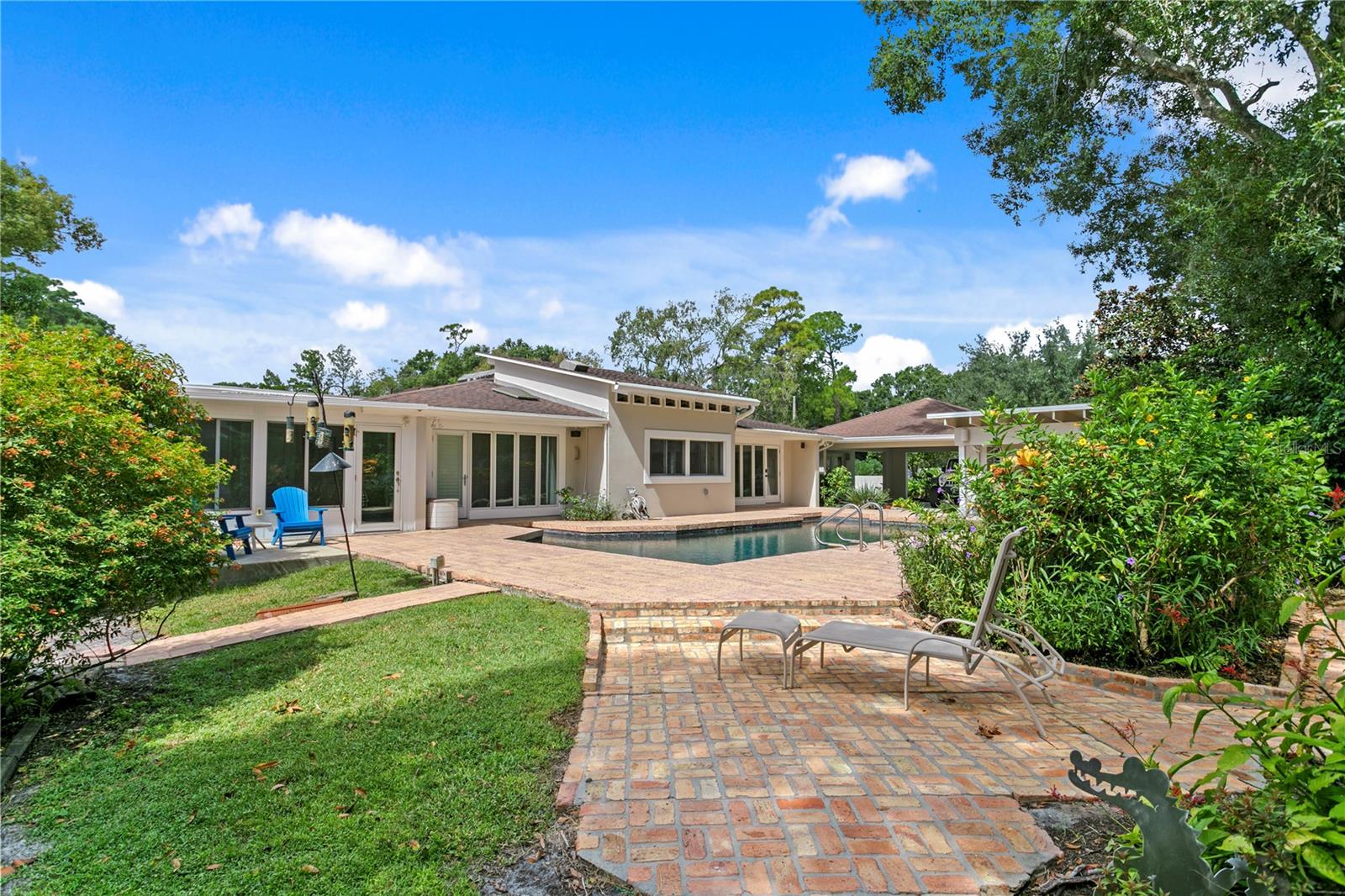 CARROLLWOOD VILLAGE SEC 1 - Residential