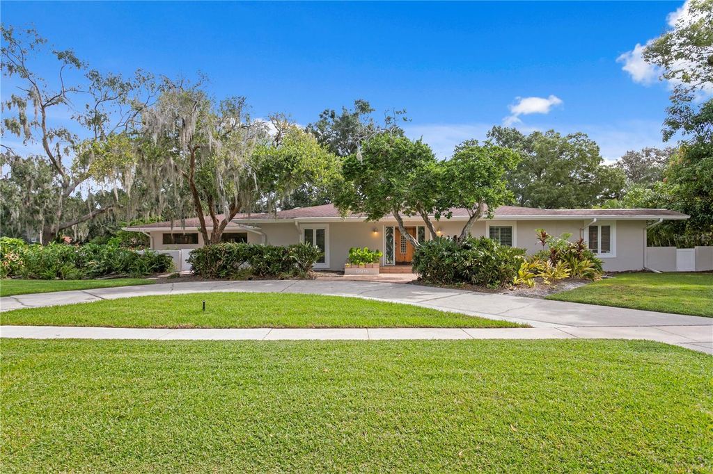 Photo of 12915 Golf Crest Terrace, Tampa, FL 33618 (MLS # TB8433941)