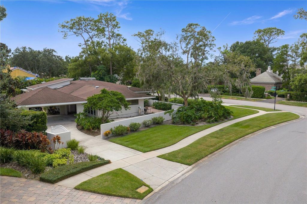 Photo of 12915 Golf Crest Terrace, Tampa, FL 33618 (MLS # TB8433941)