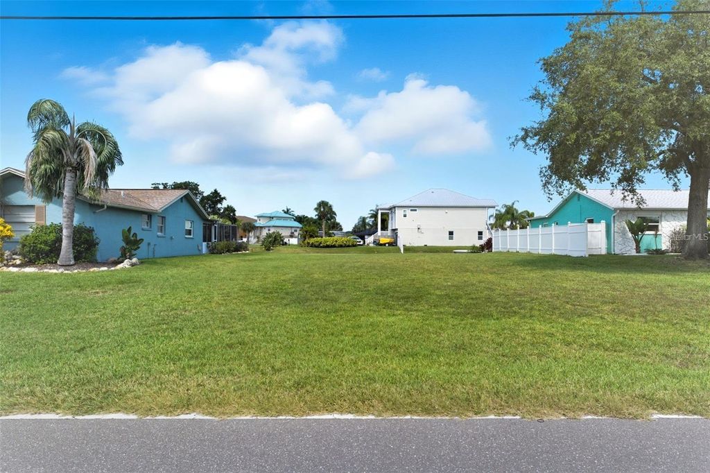 Photo of 15527 Old Dixie Highway, Hudson, FL 34667 (MLS # TB8432033)