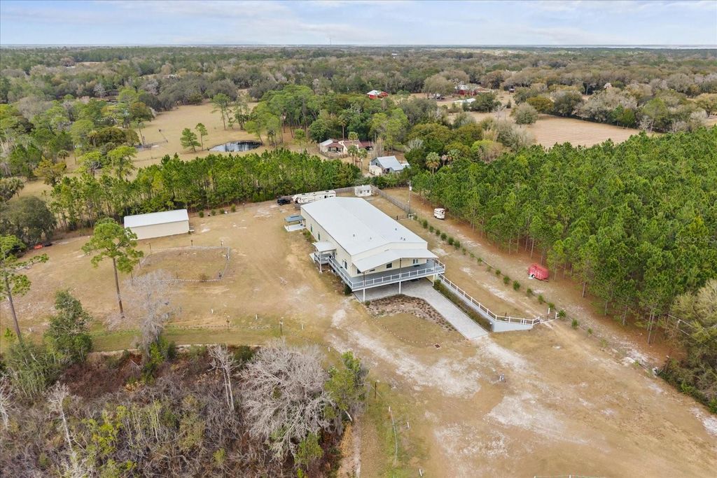 Photo of 455 Briar Patch Lane, Geneva, FL 32732 (MLS # O6384158)