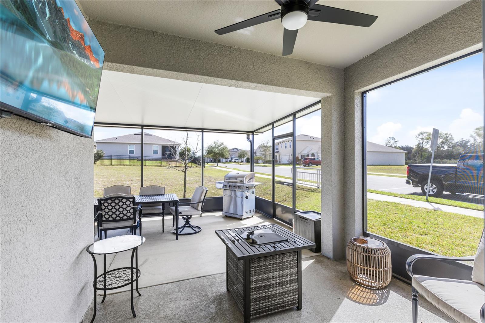 VICTORIA OAKS - Residential