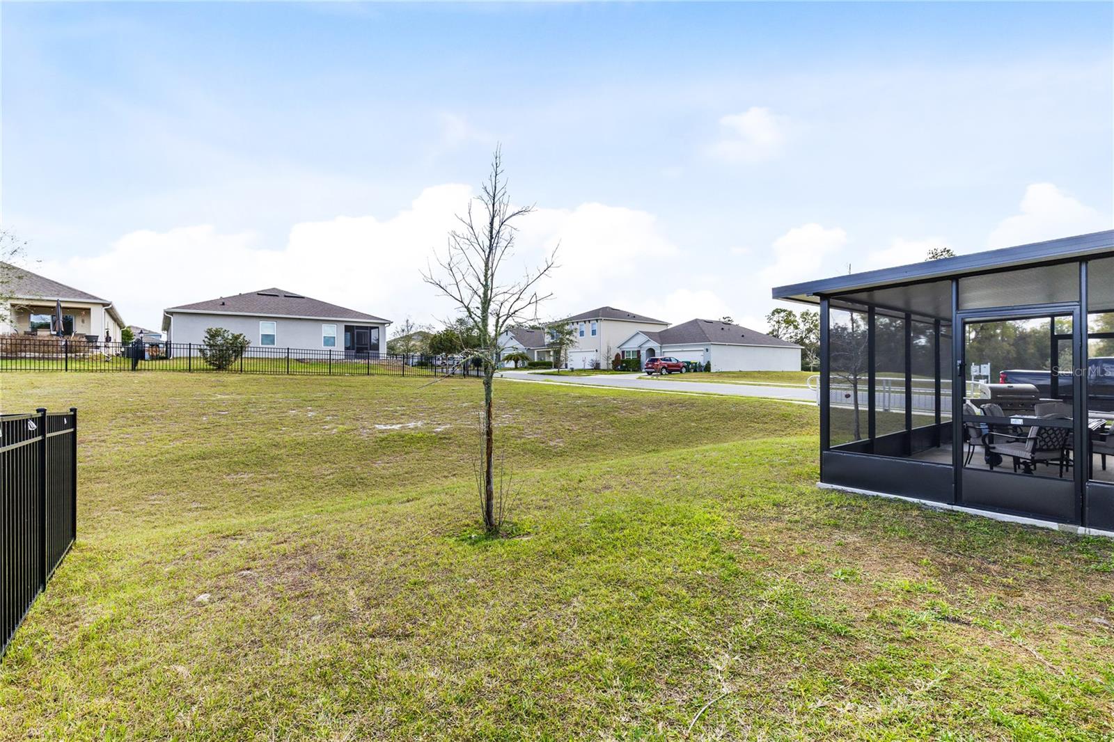 VICTORIA OAKS - Residential