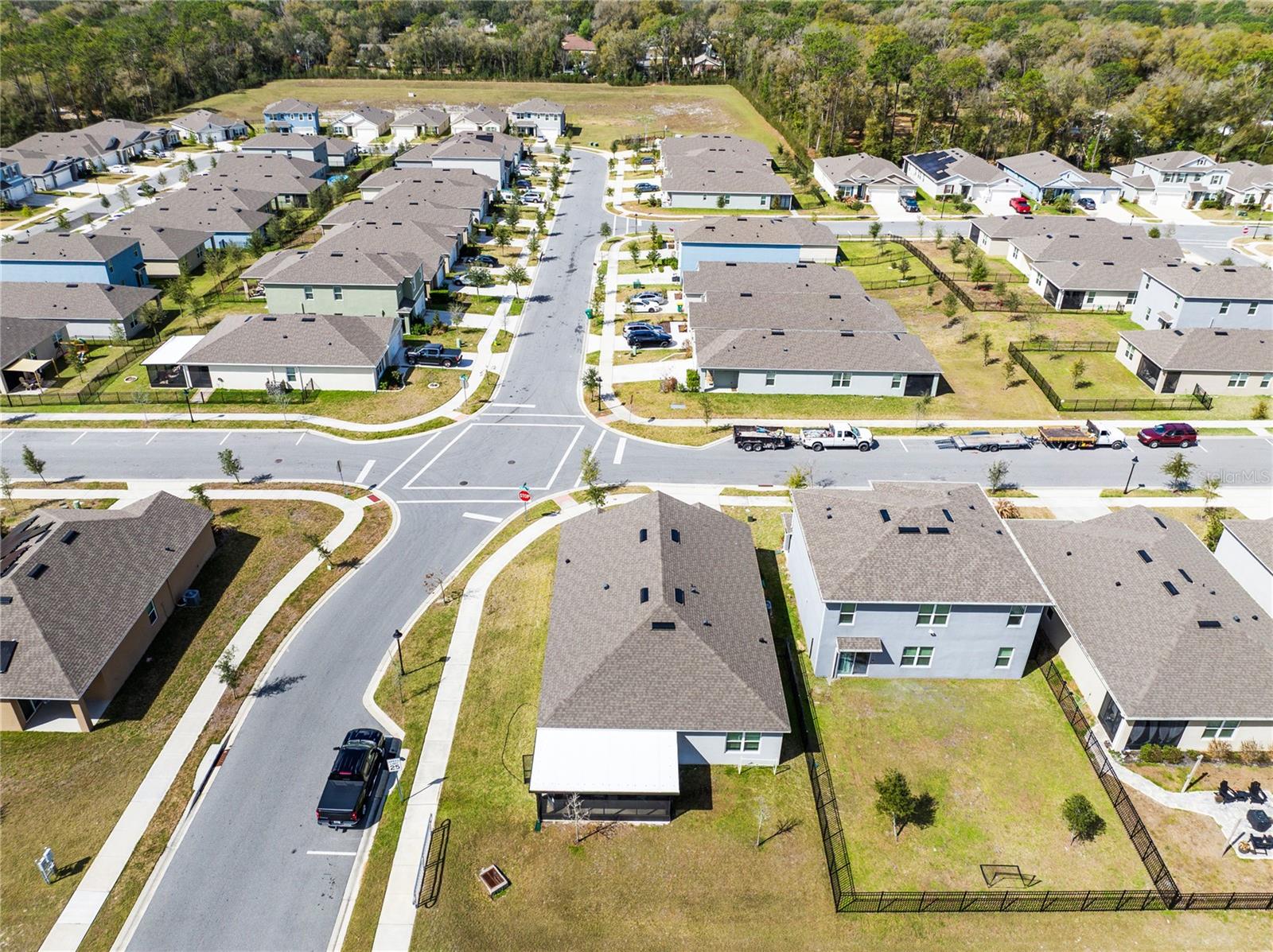 VICTORIA OAKS - Residential