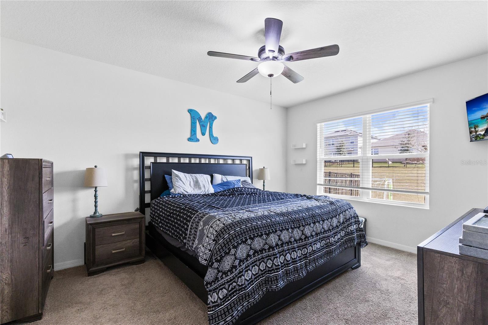 VICTORIA OAKS - Residential