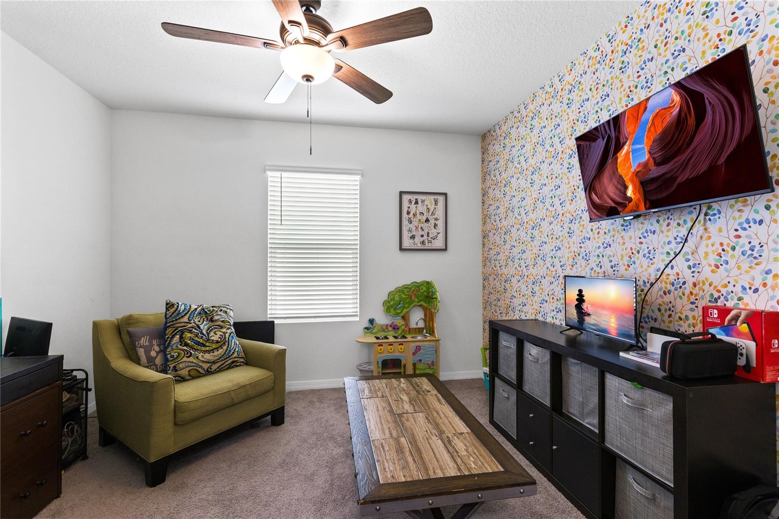 VICTORIA OAKS - Residential