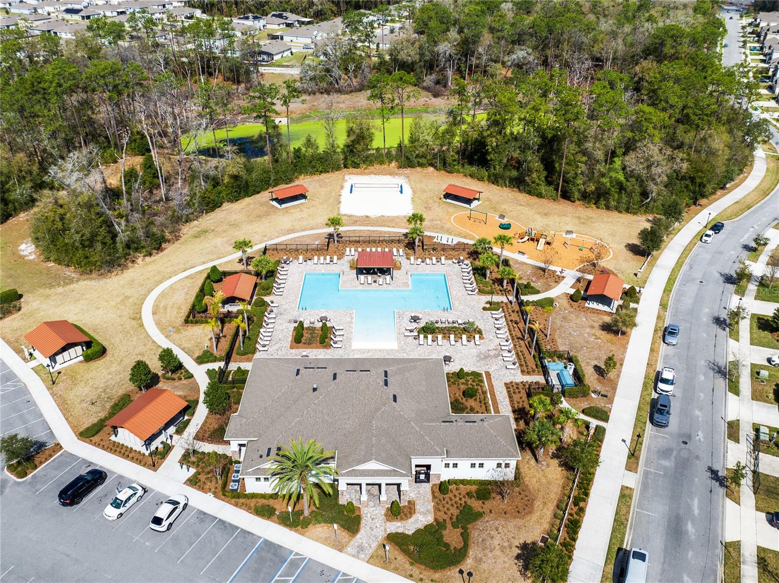 VICTORIA OAKS - Residential