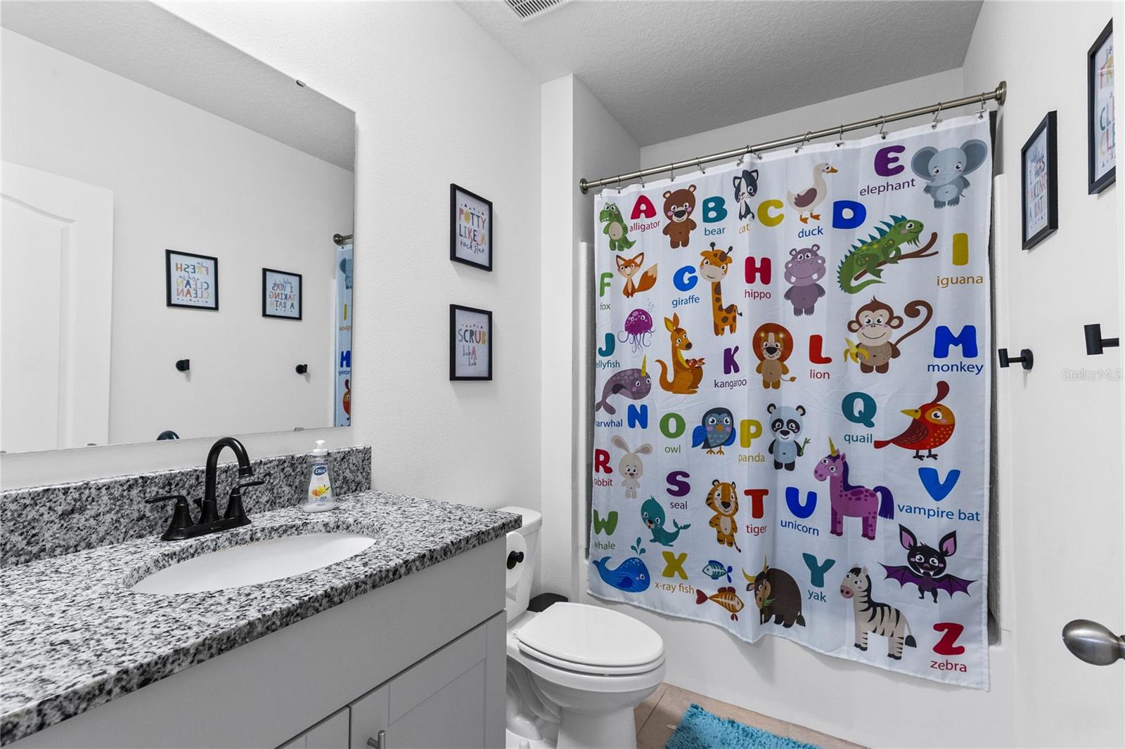 VICTORIA OAKS - Residential