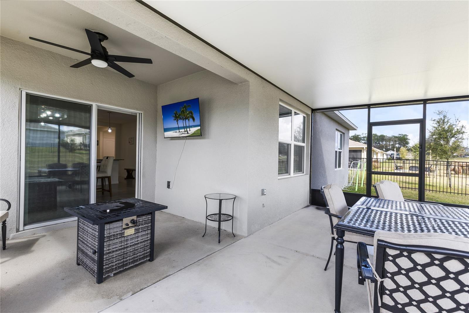 VICTORIA OAKS - Residential