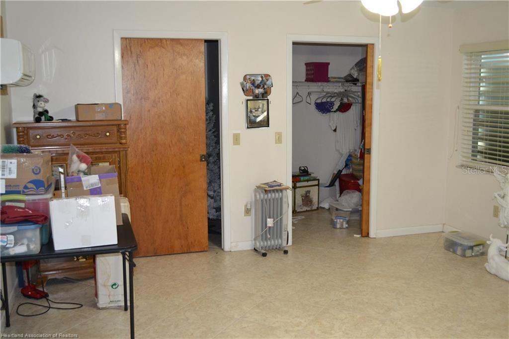 SEBRING COUNTRY ESTATES SEC 03 - Residential