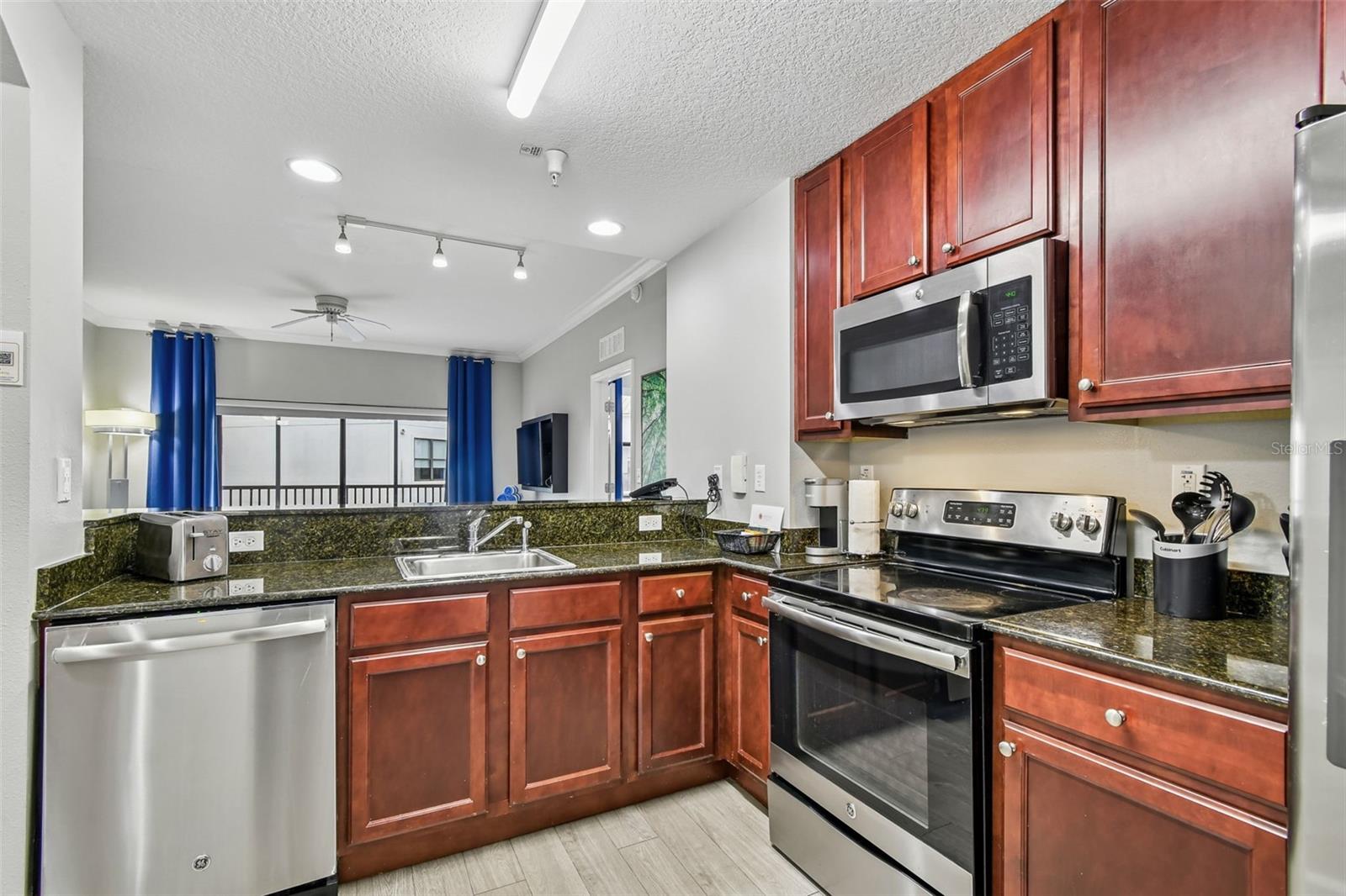 GROVE RESORT & SPA HOTEL CONDOMINIUM - Residential