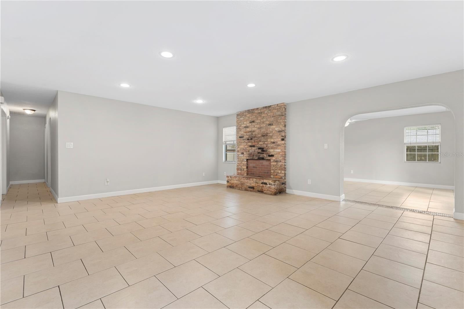 1723 CANTERBURY CIRCLE