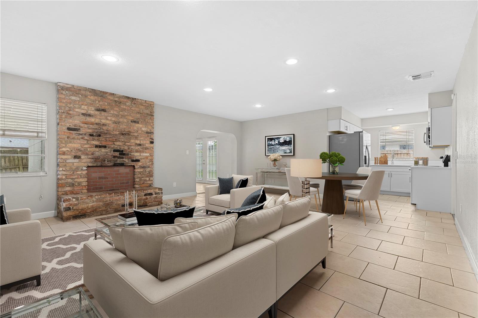 1723 CANTERBURY CIRCLE