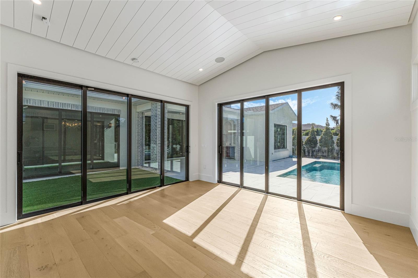 V H MUSSELWHITES SUB - Residential