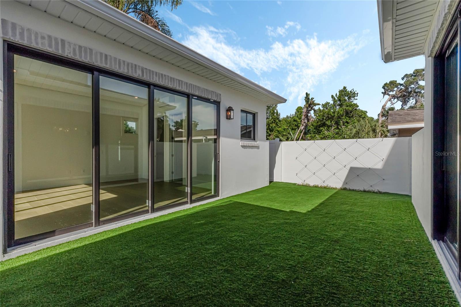 V H MUSSELWHITES SUB - Residential