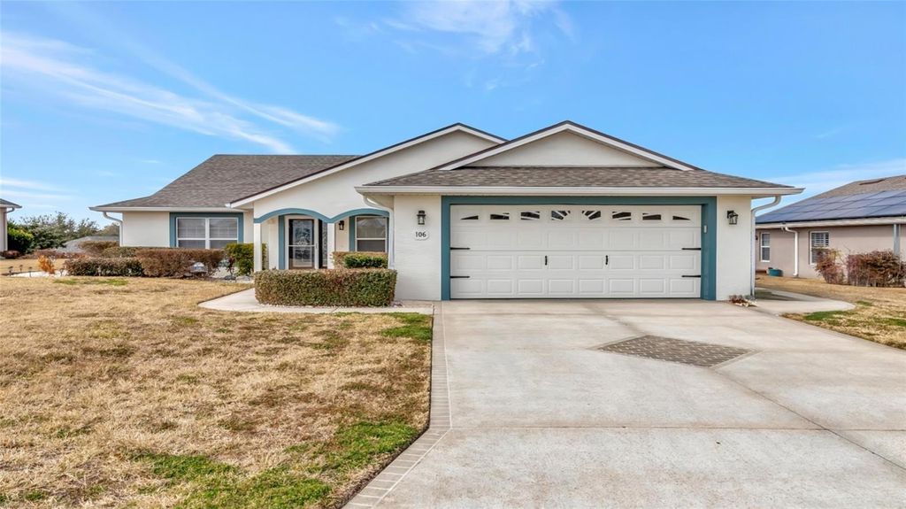 Photo of 106 Fairway Circle, Umatilla, FL 32784 (MLS # O6406092)