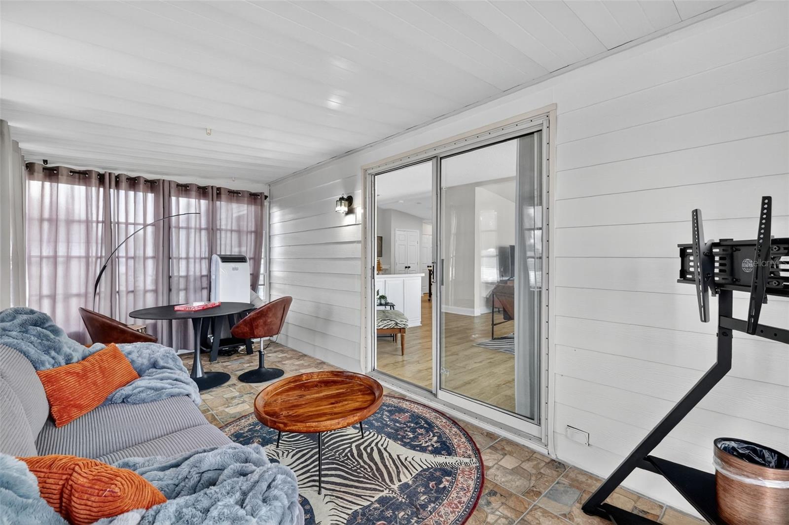 LADY LAKE ORANGE BLOSSOM GARDENS UNIT 07 - Residential