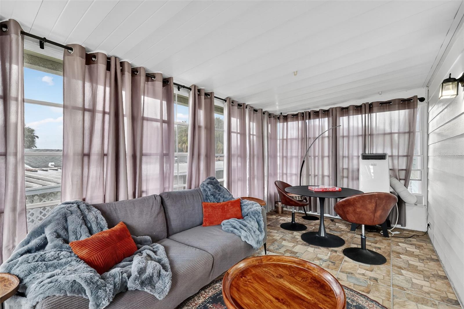 LADY LAKE ORANGE BLOSSOM GARDENS UNIT 07 - Residential