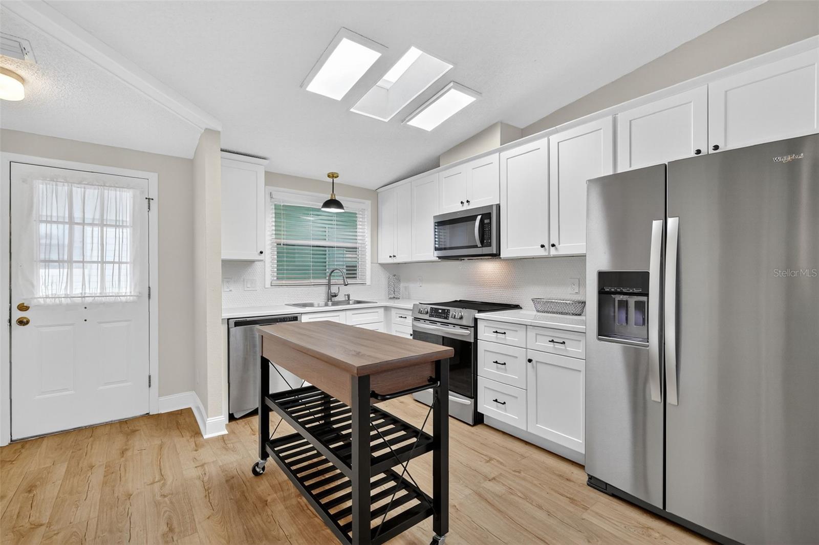 LADY LAKE ORANGE BLOSSOM GARDENS UNIT 07 - Residential