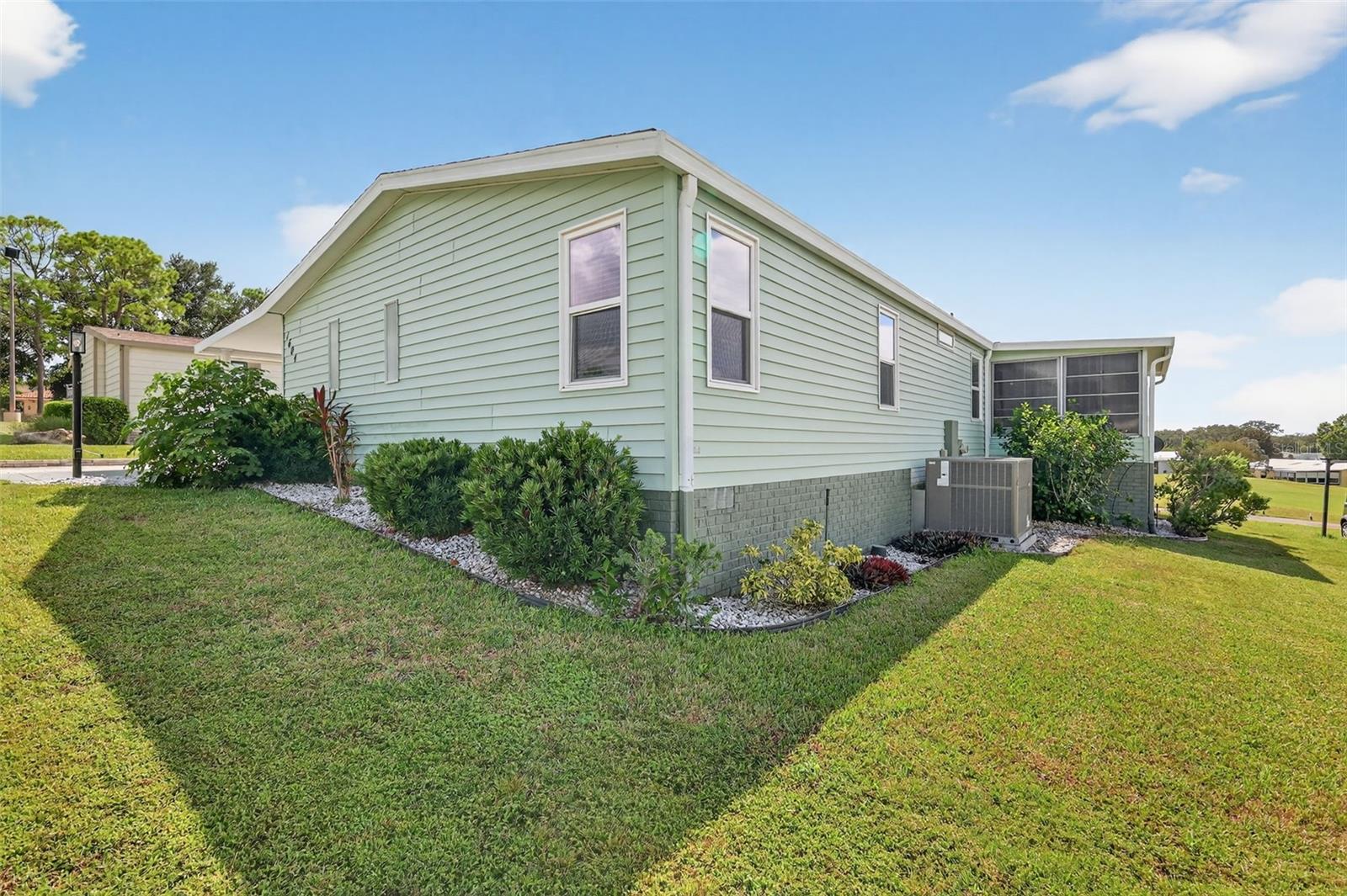 LADY LAKE ORANGE BLOSSOM GARDENS UNIT 07 - Residential