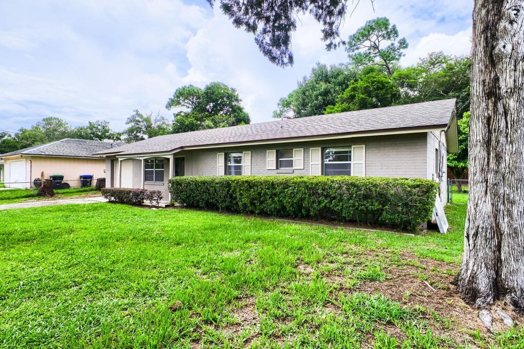 Photo of 2715 Ramsey Dr, Apopka, FL 32703 (MLS # O6429252)