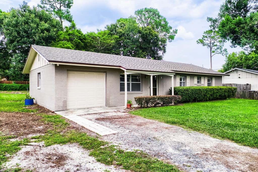Photo of 2715 Ramsey Dr, Apopka, FL 32703 (MLS # O6429252)