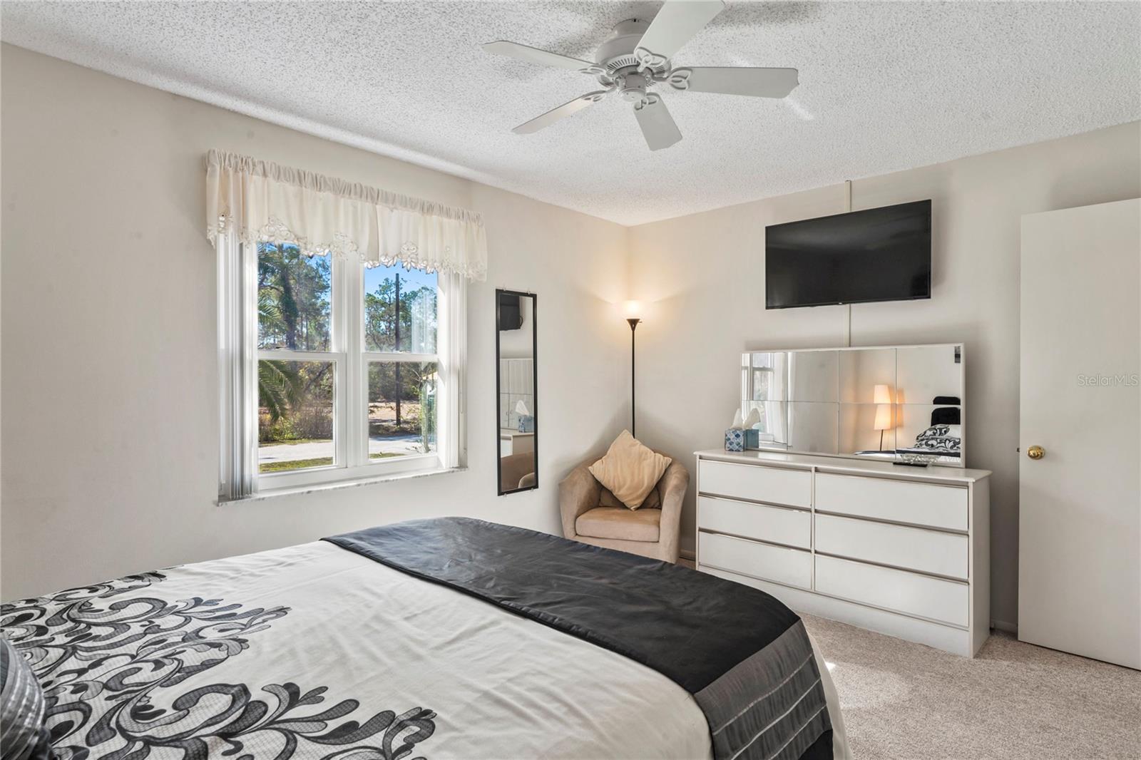 VOSS OAK LAKE ESTATE - Residential