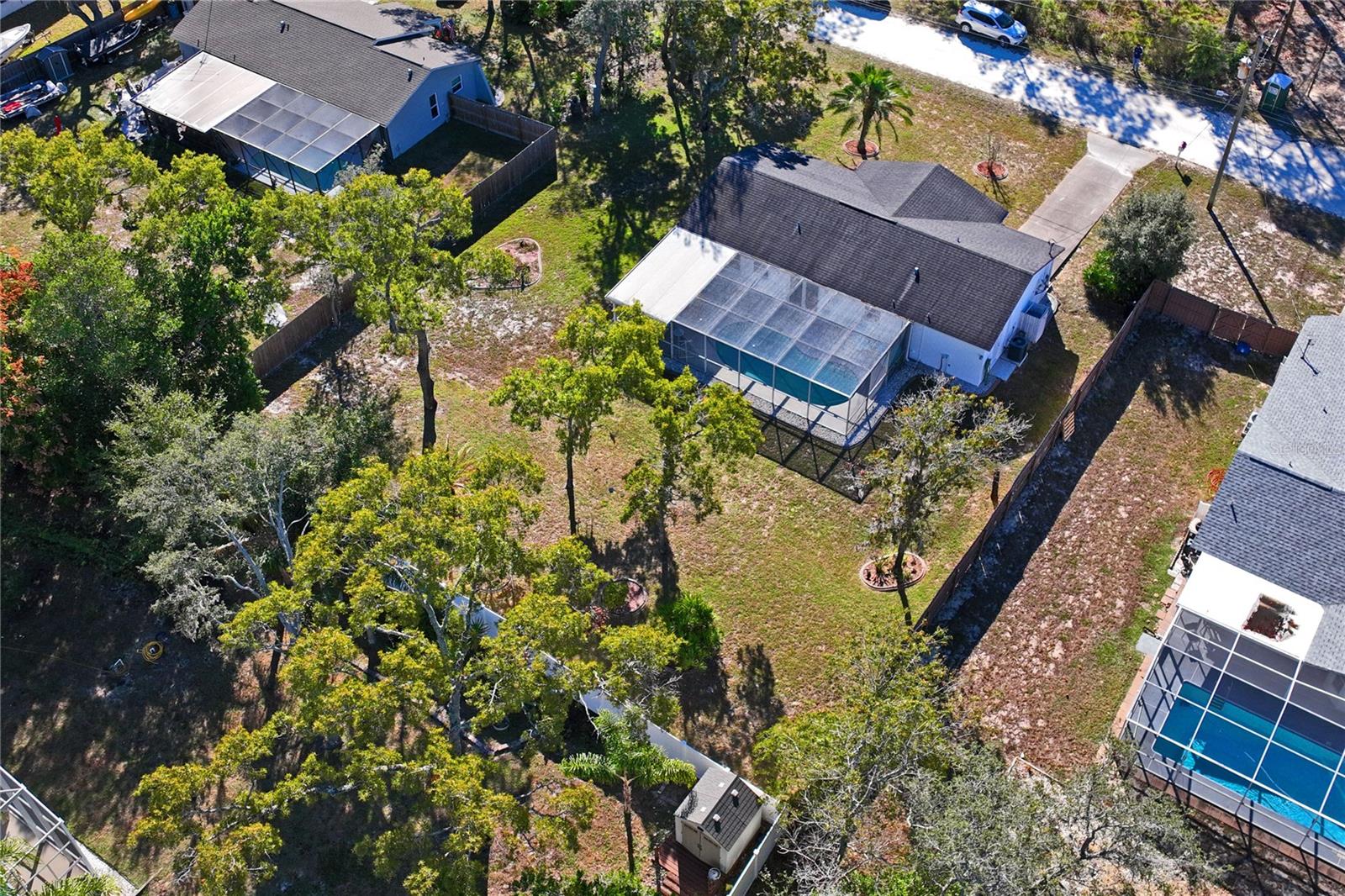 VOSS OAK LAKE ESTATE - Residential