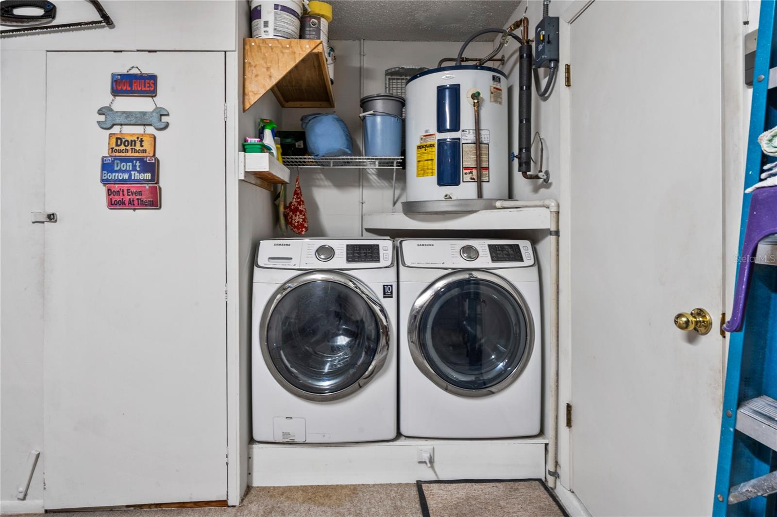 VOSS OAK LAKE ESTATE - Residential