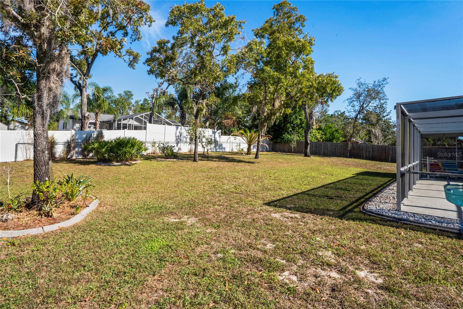 VOSS OAK LAKE ESTATE - Residential