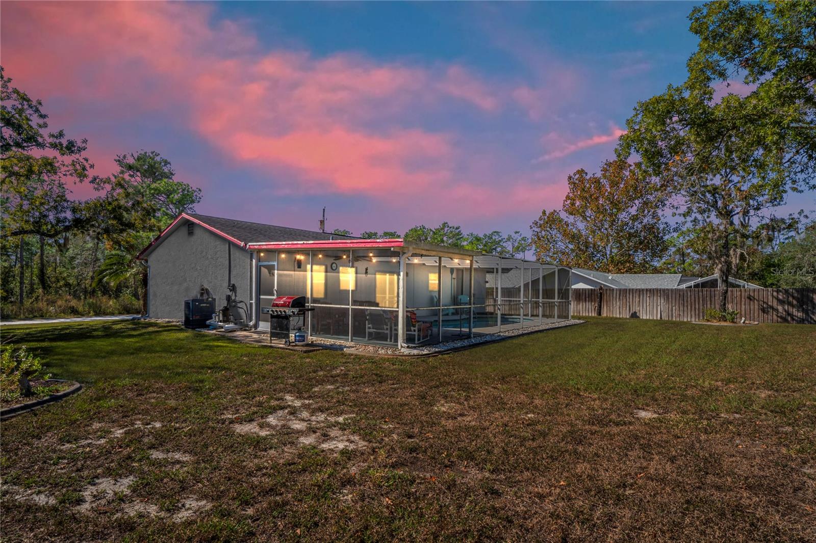 VOSS OAK LAKE ESTATE - Residential