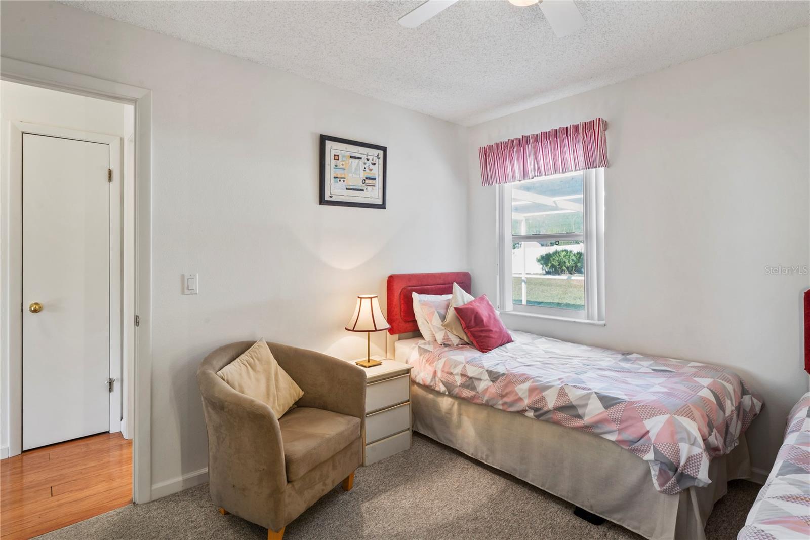 VOSS OAK LAKE ESTATE - Residential