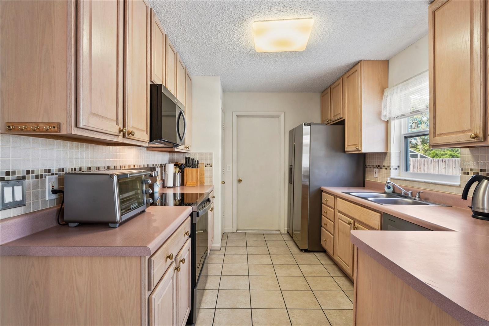 VOSS OAK LAKE ESTATE - Residential