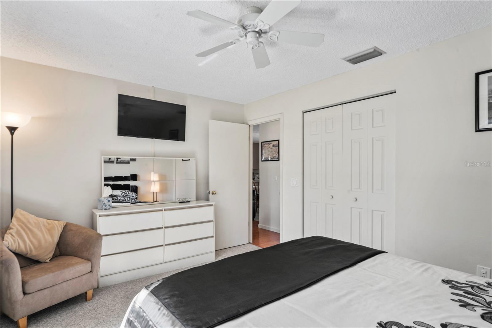 VOSS OAK LAKE ESTATE - Residential