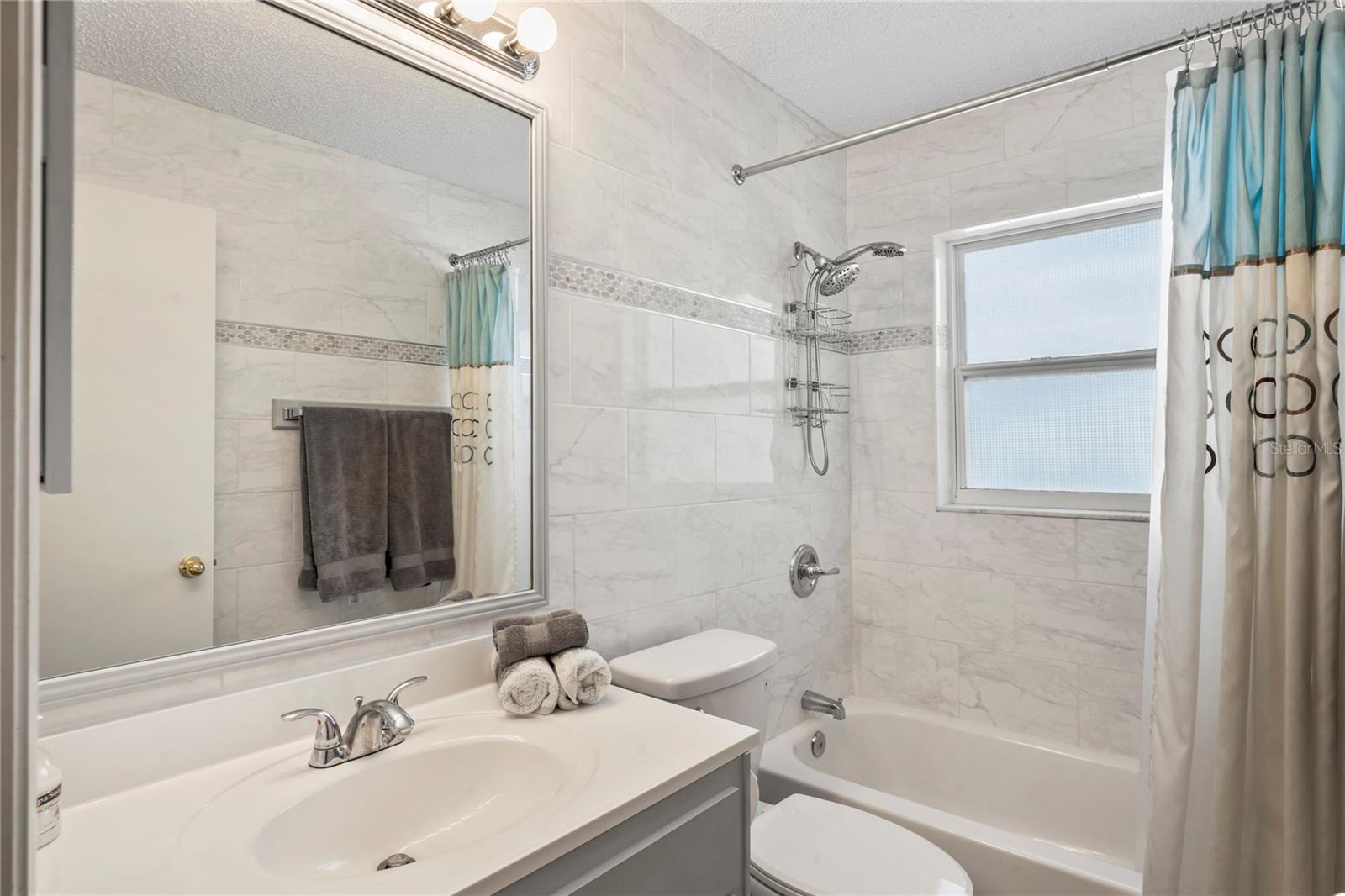 VOSS OAK LAKE ESTATE - Residential