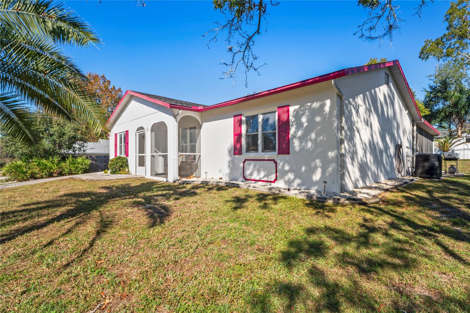 VOSS OAK LAKE ESTATE - Residential