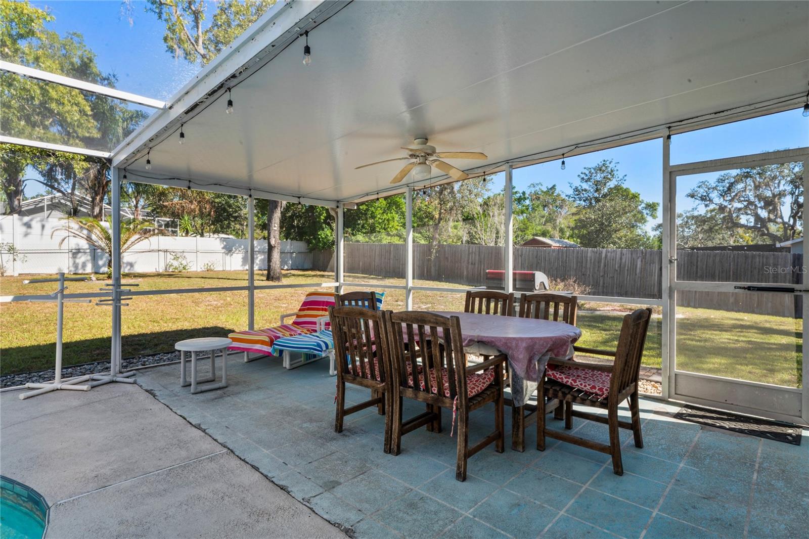 VOSS OAK LAKE ESTATE - Residential