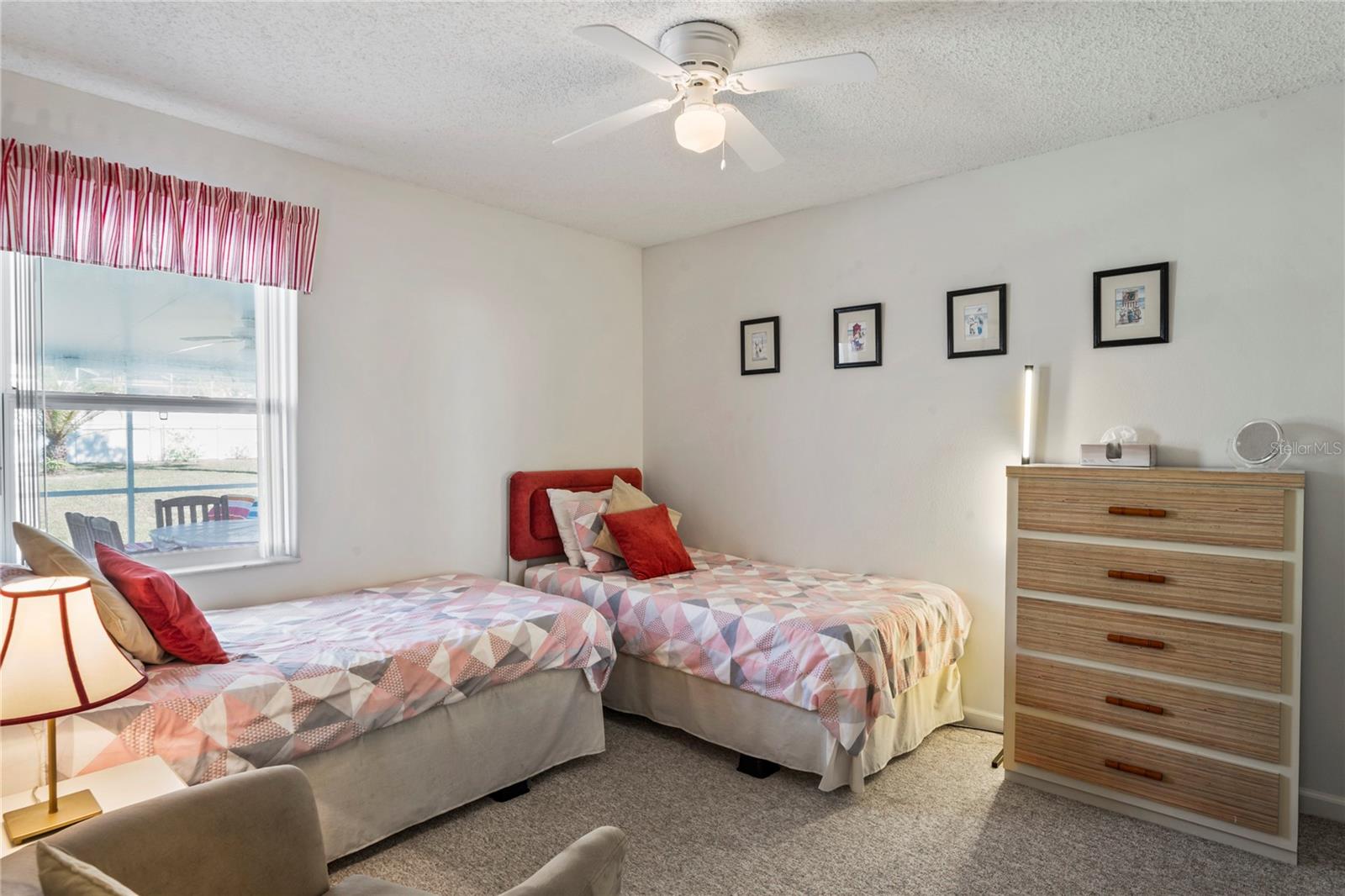 VOSS OAK LAKE ESTATE - Residential