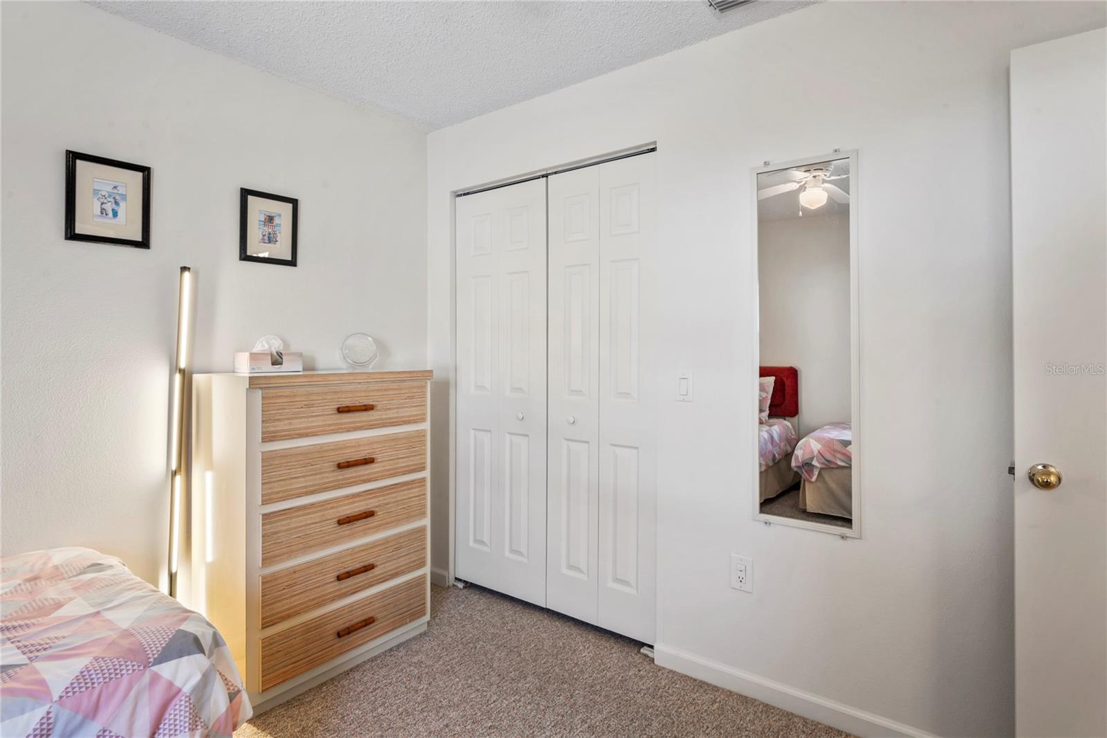 VOSS OAK LAKE ESTATE - Residential