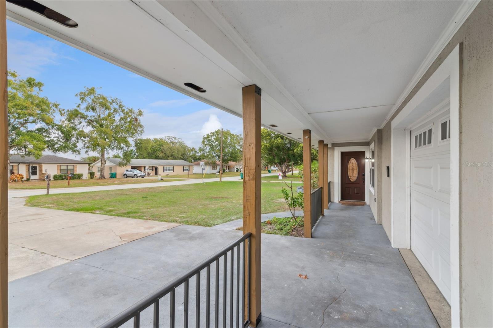 520 W CHARLOTTE AVENUE