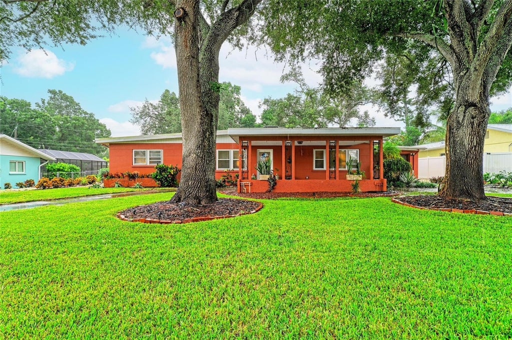 Photo of 126 Holly Avenue, Sarasota, FL 34243 (MLS # A4708933)