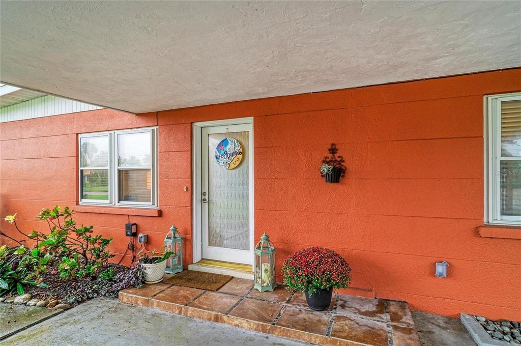 Photo of 126 Holly Avenue, Sarasota, FL 34243 (MLS # A4708933)