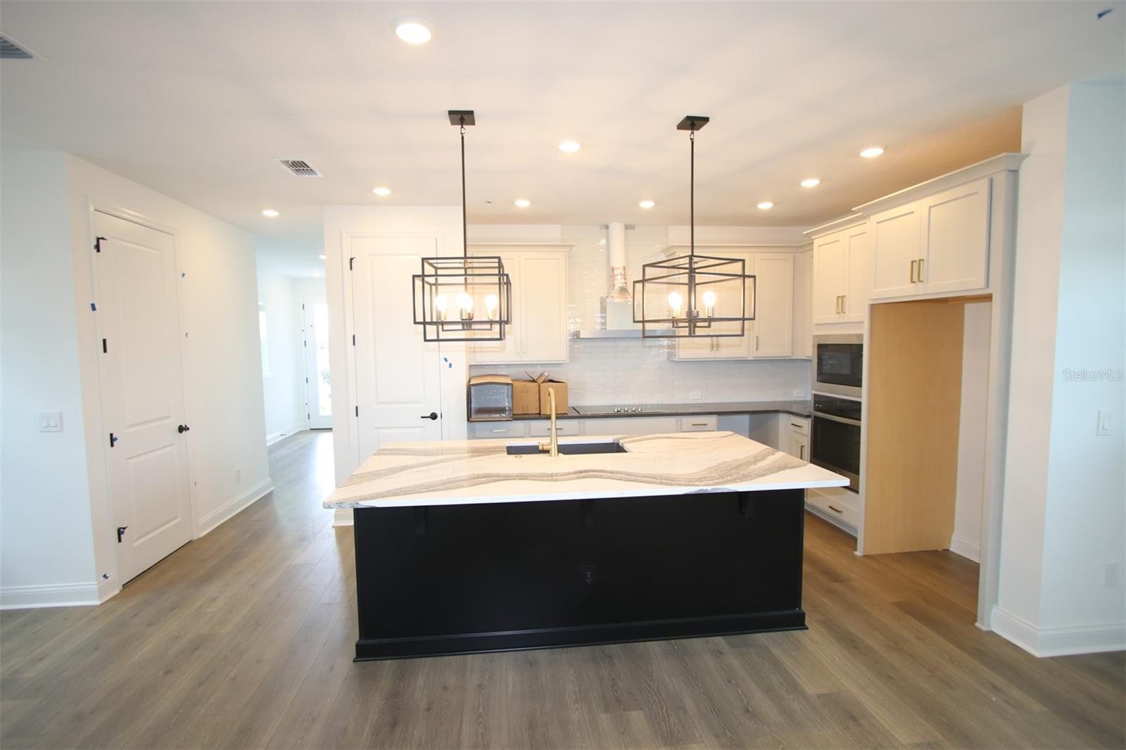 WESLYN PARK - Residential